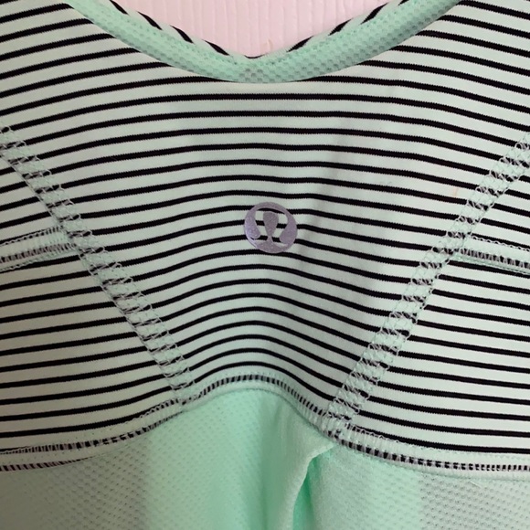 Lululemon Tank (4) - Picture 5 of 7